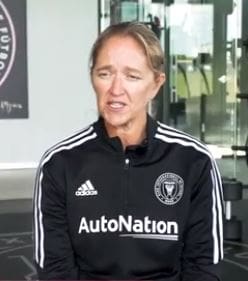 Dawn Scott, Directora de alto rendimiento. Dando su testimonio de Immunocal