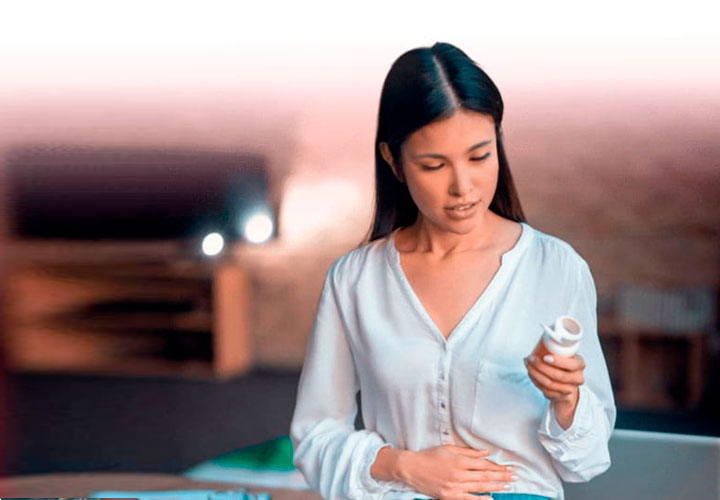 cabecera con una chica tocándose la barriga